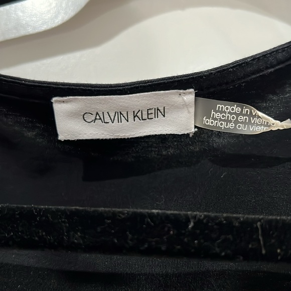 Calvin Klein Cutout Square-Neck Cotton Top - Picture 5 of 5